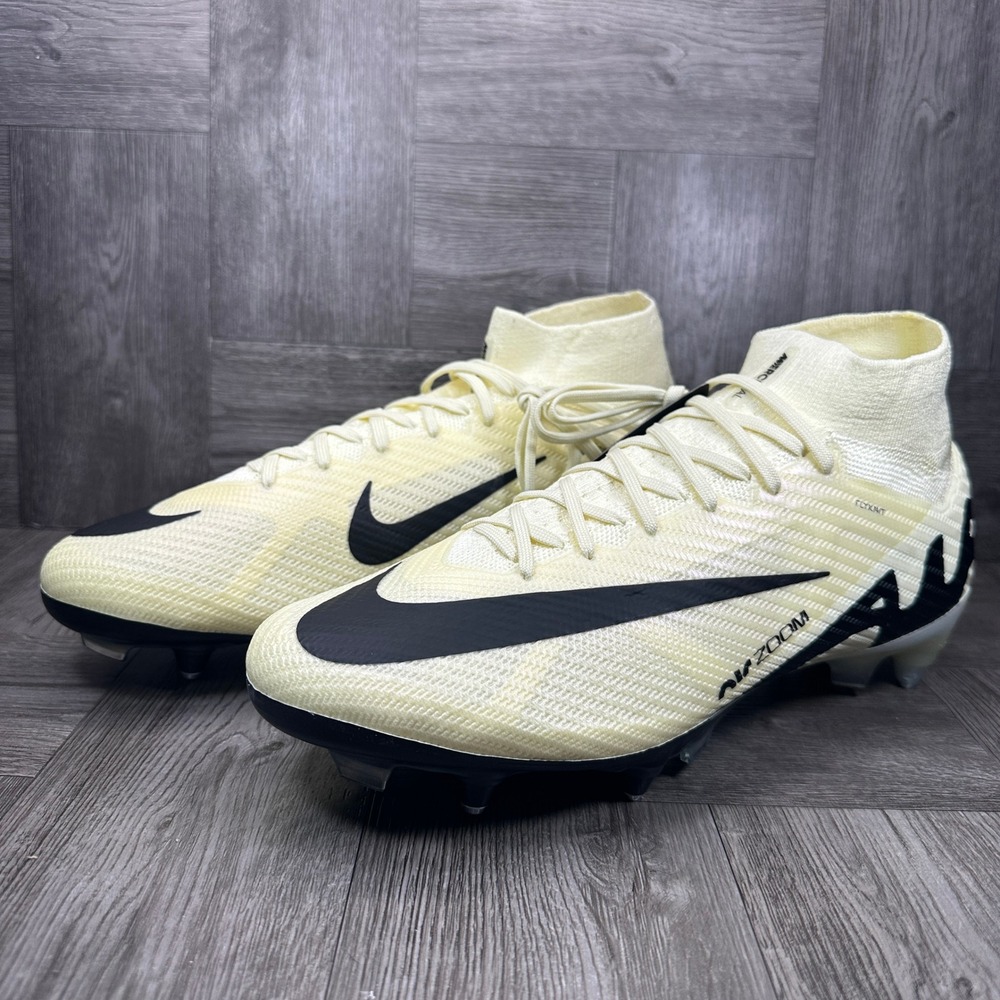 Nike Soccer Cleats Mens 9.5 Yellow Flyknit Elite SG-Pro Anti-Clog NEW FD0246-700 - Picture 4 of 8